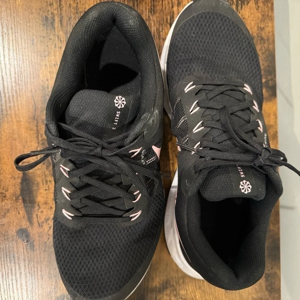 Nike Swift 3 Flywire Women’s Black White Pink Running Shoes Size 10